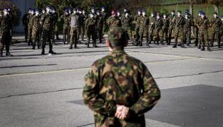 الخدمة العسكرية لآلاف المجندين أصبحت من المنزل