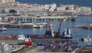 تراجع صادرات الجزائر النفطية 