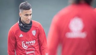 آدم وناس لاعب كالياري