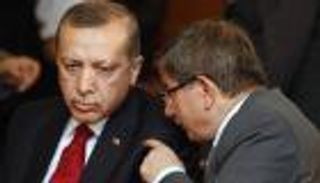 داود أوغلو يتوقع نهاية مأساوية لأردوغان.. عزل ووصاية