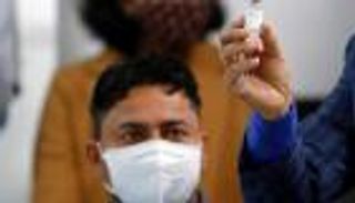 لقاح كورونا بريء من وفاة عامل صحي في الهند