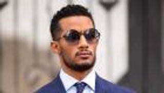 محمد رمضان يستعد للقفز من أعلى برج القاهرة.. ما السر؟