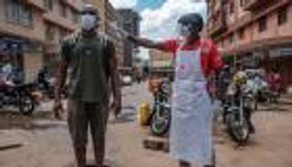 سلالة كورونا الجنوب أفريقية أكثر قابلية للعدوى بنسبة 50%