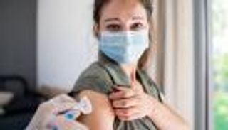 العالم يكافح كورونا.. 40 مليون جرعة لـ61% من سكان الأرض