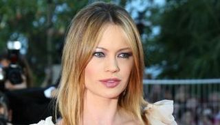 آنا فالشي الممثلة الإيطالية