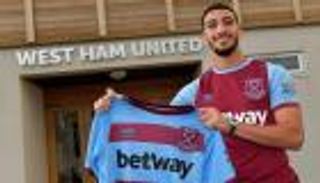 بن رحمة يخطف مقعد لاعب مانشستر يونايتد في وست هام