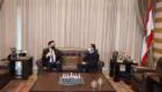 دياب يتوسط لتشكيل حكومة لبنان.. والحريري مهتم
