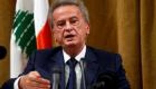 تحويلات "سلامة وشقيقة" تثير أزمة جديدة بمصرف لبنان.. و"الحاكم" يرد