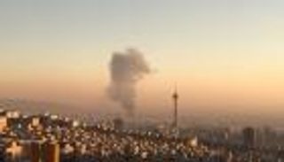 حريق هائل يغلق محطة مترو بالعاصمة الإيرانية