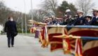 ماكرون يلمح إلى "تعديل" نشر القوات الفرنسية في أفريقيا