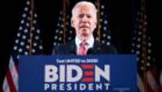 بايدن يحاصر كورونا بـ10 قرارات جريئة.. كمامات إجبارية وتلقيح جماعي