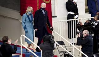 من يدفع ثمن تنصيب الرئيس في الولايات المتحدة الأمريكية؟