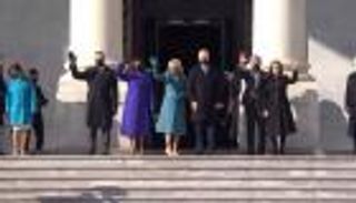 جو بايدن ونائبته يصلان الكابيتول لبدء مراسم التنصيب