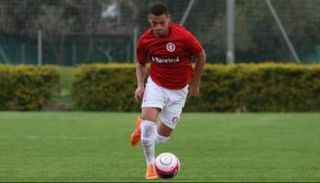 المهاجم البرازيلي لويس هنريكي