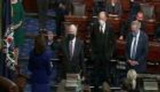 أعضاء الكونجرس يؤدون اليمين أمام هاريس.. والأغلبية لـ"الديمقراطيين"