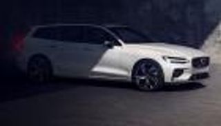 قدرات طراز فولفو V60 2021.. مسحة الـSUV  الناعمة