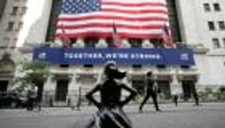 في أول أيام رئاسة بايدن.. الأسهم الأمريكية تقفز لذروة قياسية