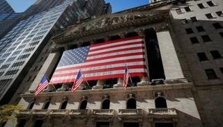 الواجهة الأمامية لبورصة نيويورك - رويترز