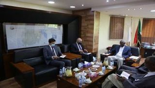  لقاء وزير الري السوداني وسفيرا الولايات المتحدة وإيطاليا