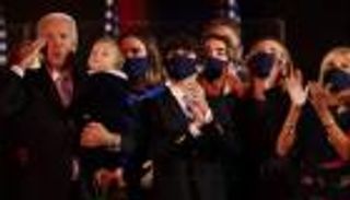 زوجة وشقيقة وأبناء وأحفاد.. تعرف على عائلة بايدن