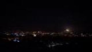 الدفاعات الجوية السورية تتصدى لصواريخ إسرائيلية في حماة