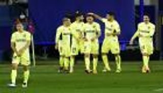 هدية برشلونة تقرب أتلتيكو مدريد من لقب الدوري الإسباني