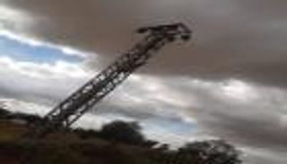 ظلام المليشيات يحاصر طرابلس.. سرقات أسلاك الكهرباء تتواصل