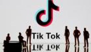 "فتاة" تضع تيك توك في مرمى الانتقادات بإيطاليا