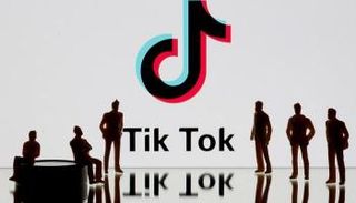 تطبيق الفيديوهات القصيرة الشهير تيك توك