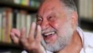 فنان مصري يغلق الباب في وجه يحيى الفخراني.. والسبب "غريب"