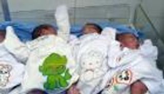 بالصور.. مصرية تلد 4 أطفال "دفعة واحدة"