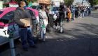 5 ساعات انتظار وأكسجين لساعة واحدةً.. مشقة النجاة من كورونا