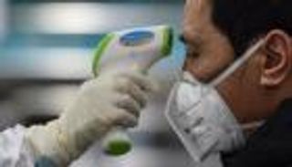 خبير لـ"العين الإخبارية": اللقاحات تدمر "الموزعين الصامتين" لكورونا