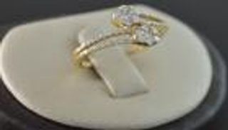 أسعار الذهب في مصر اليوم.. عيار 21 يتأهب لأحداث الإثنين