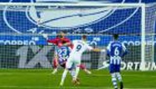 هداف الدوري الإسباني.. بنزيمة يتحدث بعد العودة للمنافسة