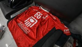 قميص أحمد الأحمر قائد منتخب مصر 