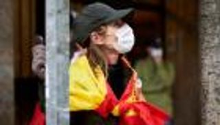 عطلة الأسبوع تضرب إسبانيا في مقتل.. رقم قياسي لإصابات كورونا