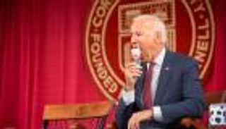 جو بايدن والآيس كريم "قصة عشق لا تنتهي".. هذه نكهته المفضلة