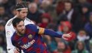 صورة.. برشلونة يتحدى ريال مدريد بقميص "كتالوني"