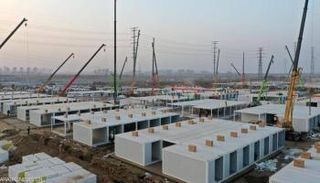 الصين تبني منشأة صحية في زمن قياسي