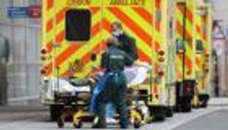 وفيات كورونا ببريطانيا تتجاوز 100 ألف.. وجونسون يعلّق 