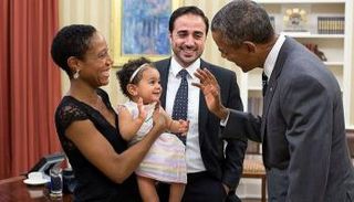 عائلة بيطار مع أوباما عام 2015 - جويش نيوز سينديكت