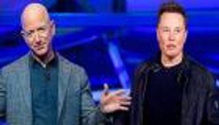 جدل "الأقمار الاصطناعية" يتصاعد بين إيلون ماسك وجيف بيزوس.. ما القصة؟