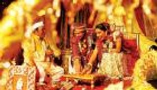 6 عادات هندية مفيدة.. ثقب الأذن مهم للصحة الإنجابية