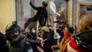 الحبل على الجرار.. اتهام 150 شخصا في اقتحام الكونجرس