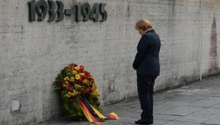 ميركل تحيي ذكرى الهولوكوست-أرشيفية