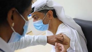 تطعيم لقاح كورونا يتواصل في الإمارات