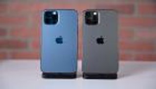 آيفون 12 يضع تفاحة أبل على عرش الهواتف في العالم