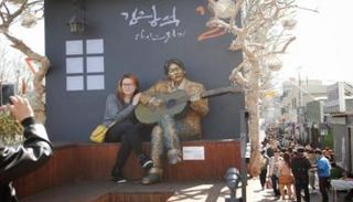 تمثال للمطرب الراحل كيم كوانج سيوك