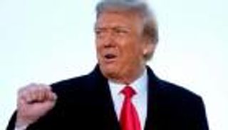 "القانون المنقذ".. هل يحافظ لترامب على امتيازاته الرئاسية؟